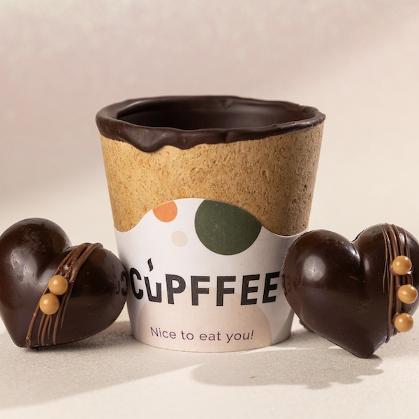 Vaso chocolate con corazon comestible artesanal Oden