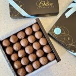 Caja de 25 bombones de nuez sin azúcar Oden Chocolates